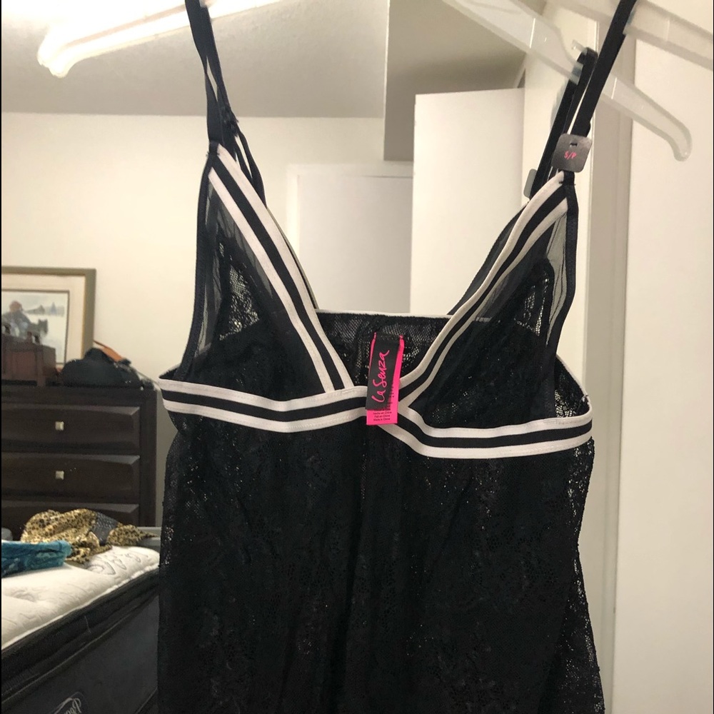 BNWT LA SENZA LINGERIE!